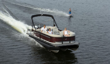 Starcraft pontoon SLS 3 going fast