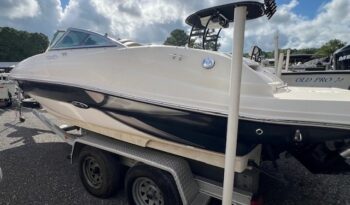 2003 Sea Ray Sundeck 200 side
