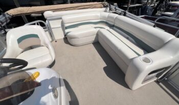 2011 Tracker Party Barge 20 Fish back seats