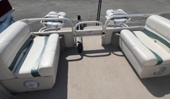 2011 Tracker Party Barge 20 Fish seats